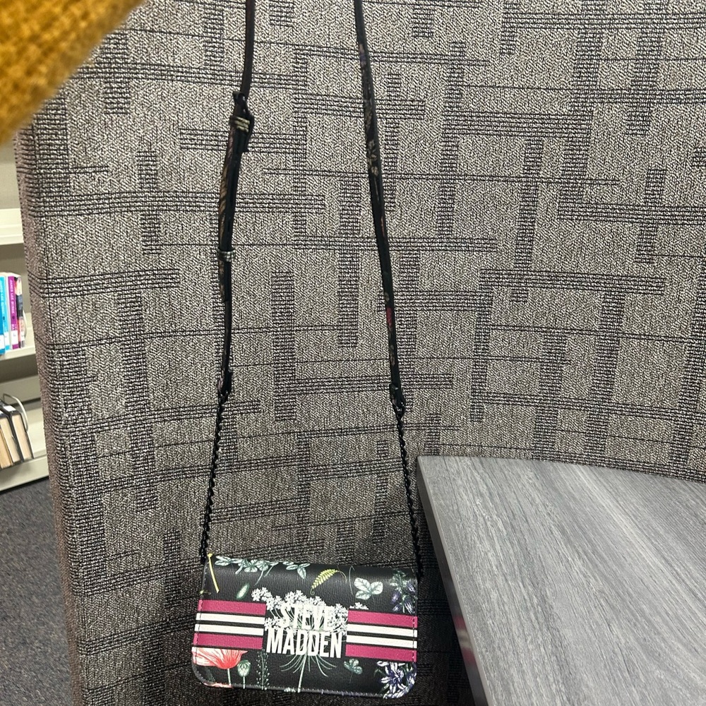 Steve Madden Black and Pink Shoulder Bag